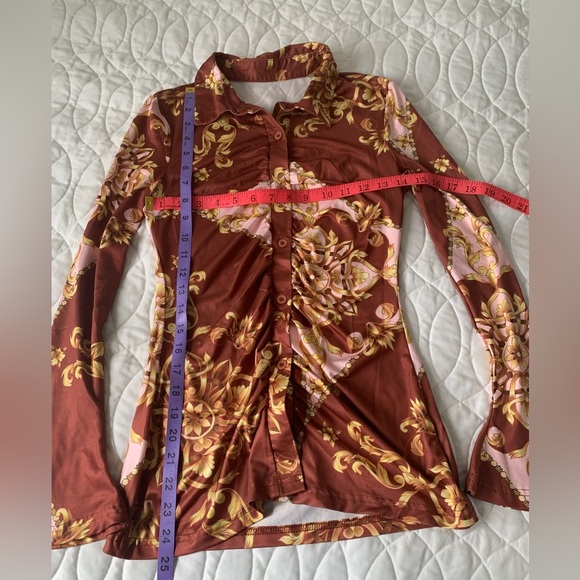 #14 Silky ruched front “Versace” pattern blouse. Size S - Picture 2 of 5